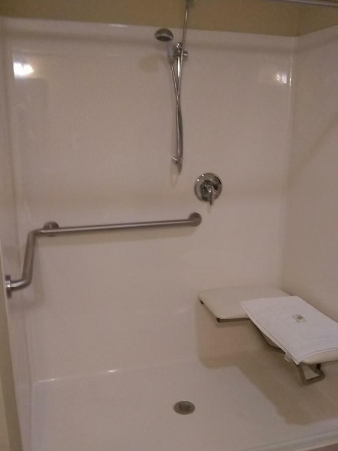 Cobblestone Inn & Suites - Marquette Zewnętrze zdjęcie
